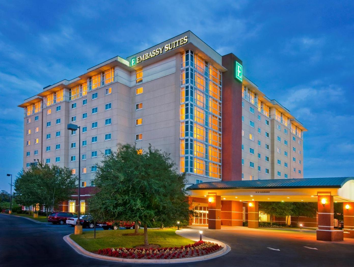 Hotel Embassy Airport Convention