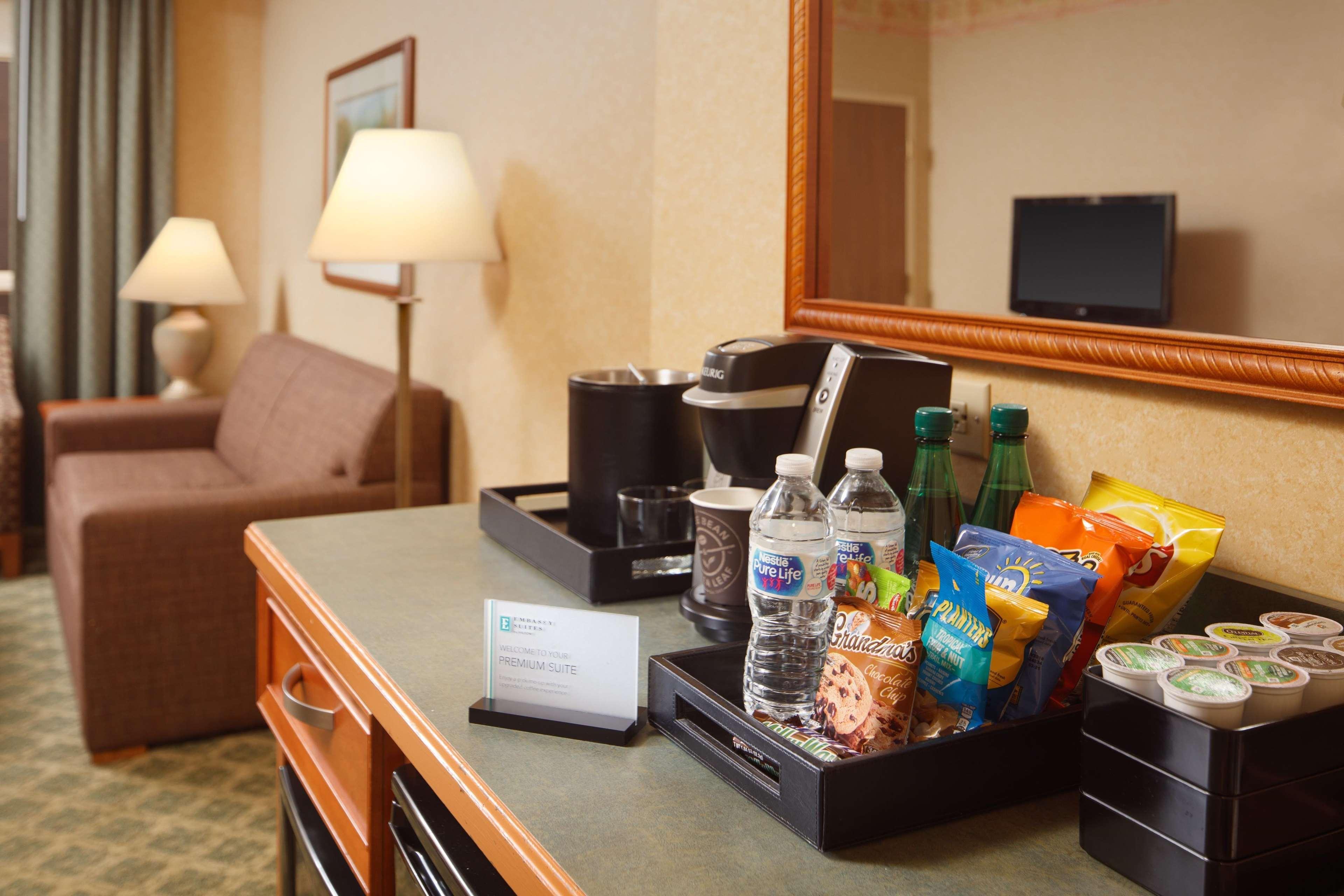 Hotel Embassy Airport Convention 3*