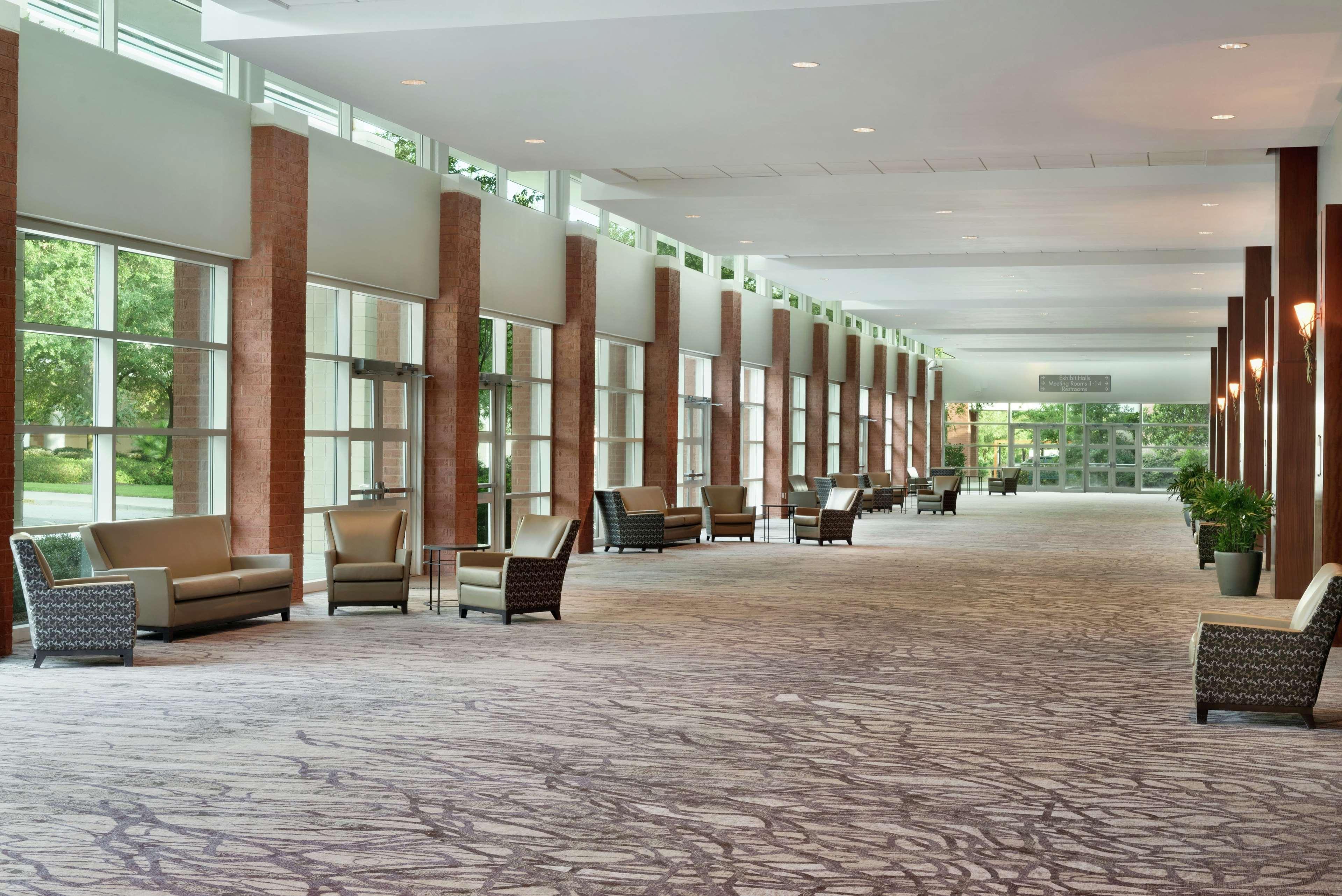 Embassy Airport Convention 3*