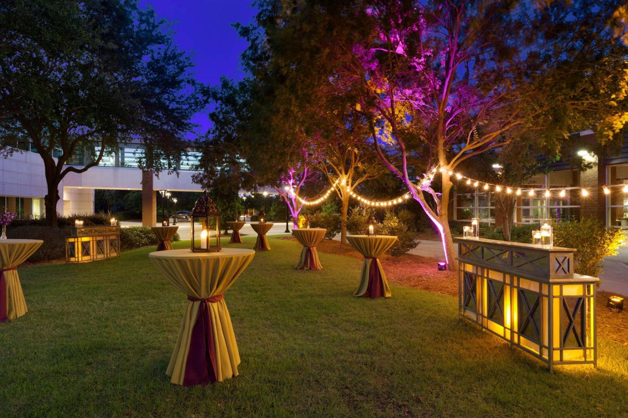 Embassy Airport Convention Hotel 3*