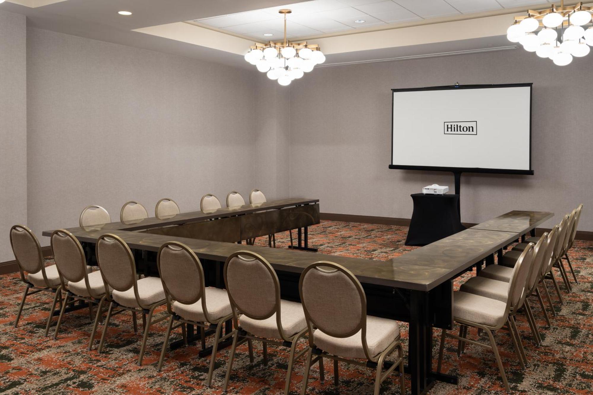 Embassy Airport Convention Hotel